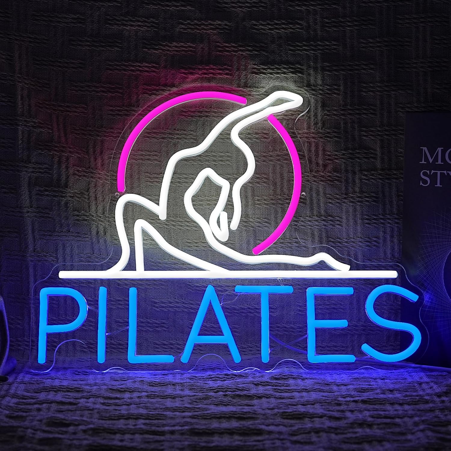 Pilates Yoga Room - Insegna al Neon Pilates, Luce al